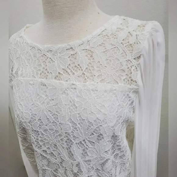 halogen‎ Medium Pleated Sleeve Lace Blouse in New Ivory - Picture 4 of 7